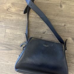 Radley London Women’s  Multi-compartment Cross Body (softly used) 