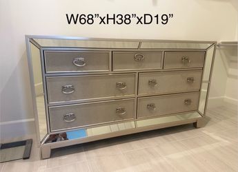 Modern drawer dresser