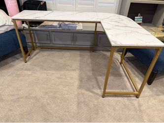 Computer desk