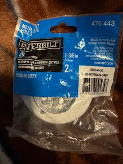 Metal closet pole sockets