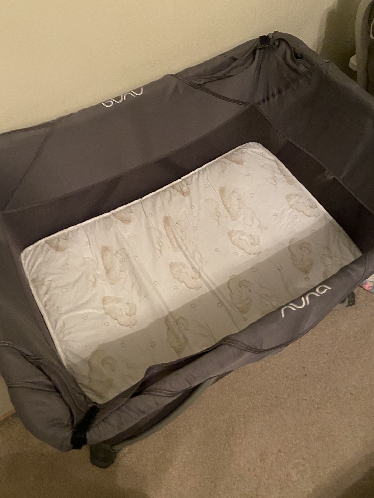 Nuna Sena Aire Mini Crib