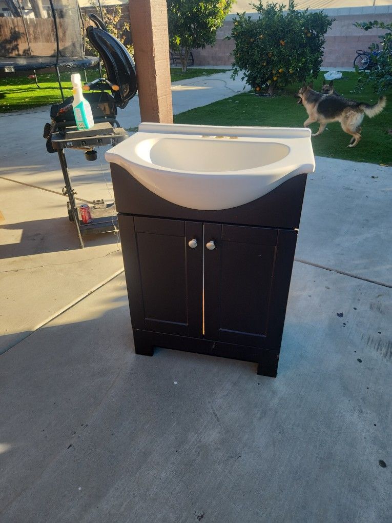 mueble con sink para ban̈o 24 pilgadas