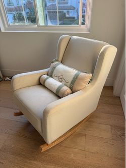 nursery glider / wingback glider chair