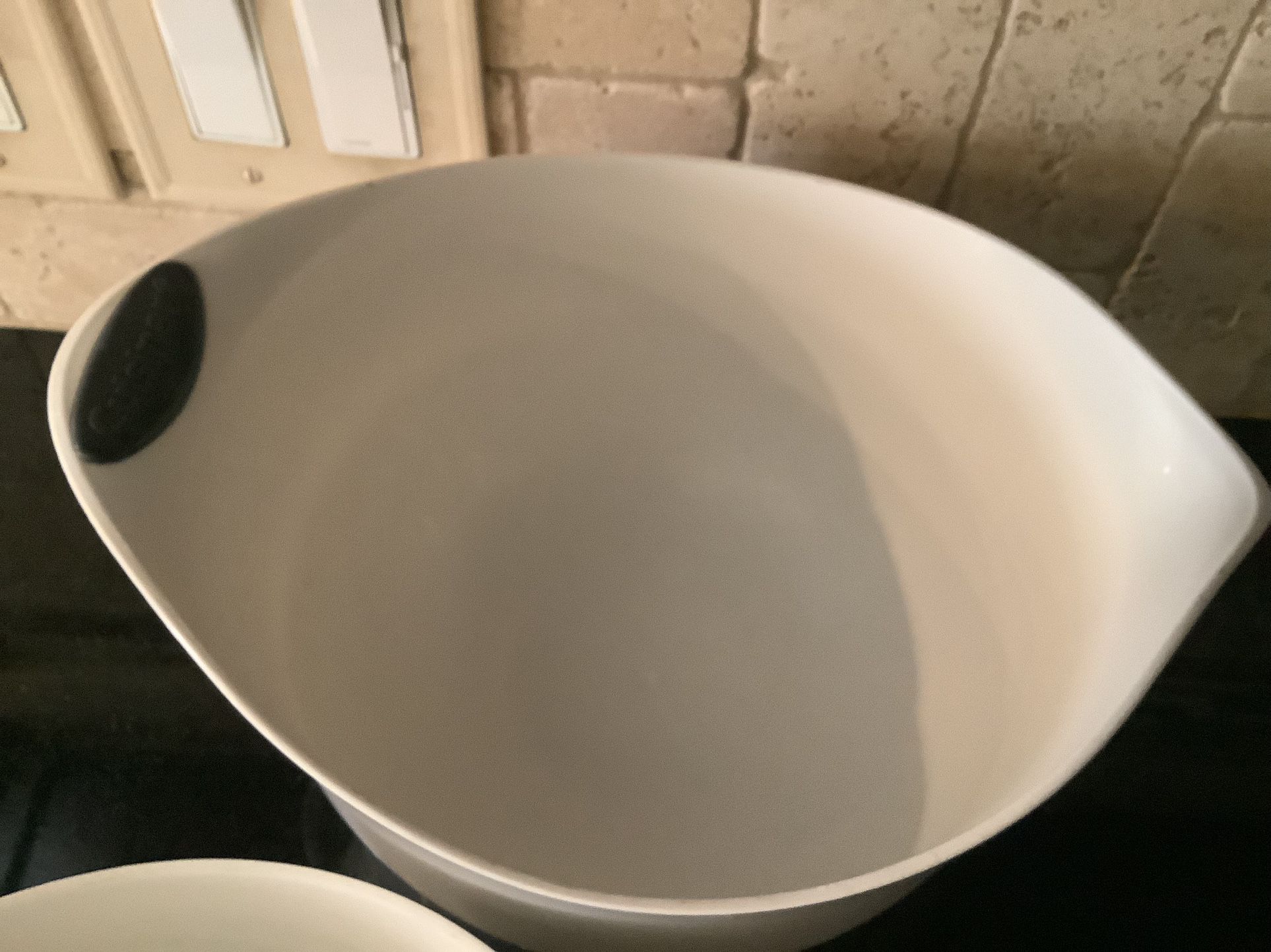 Cuisinart Set of 3 BPA-Free Mixing Bowls White mint Condition for Sale in  Lake View Terrace, CA - OfferUp