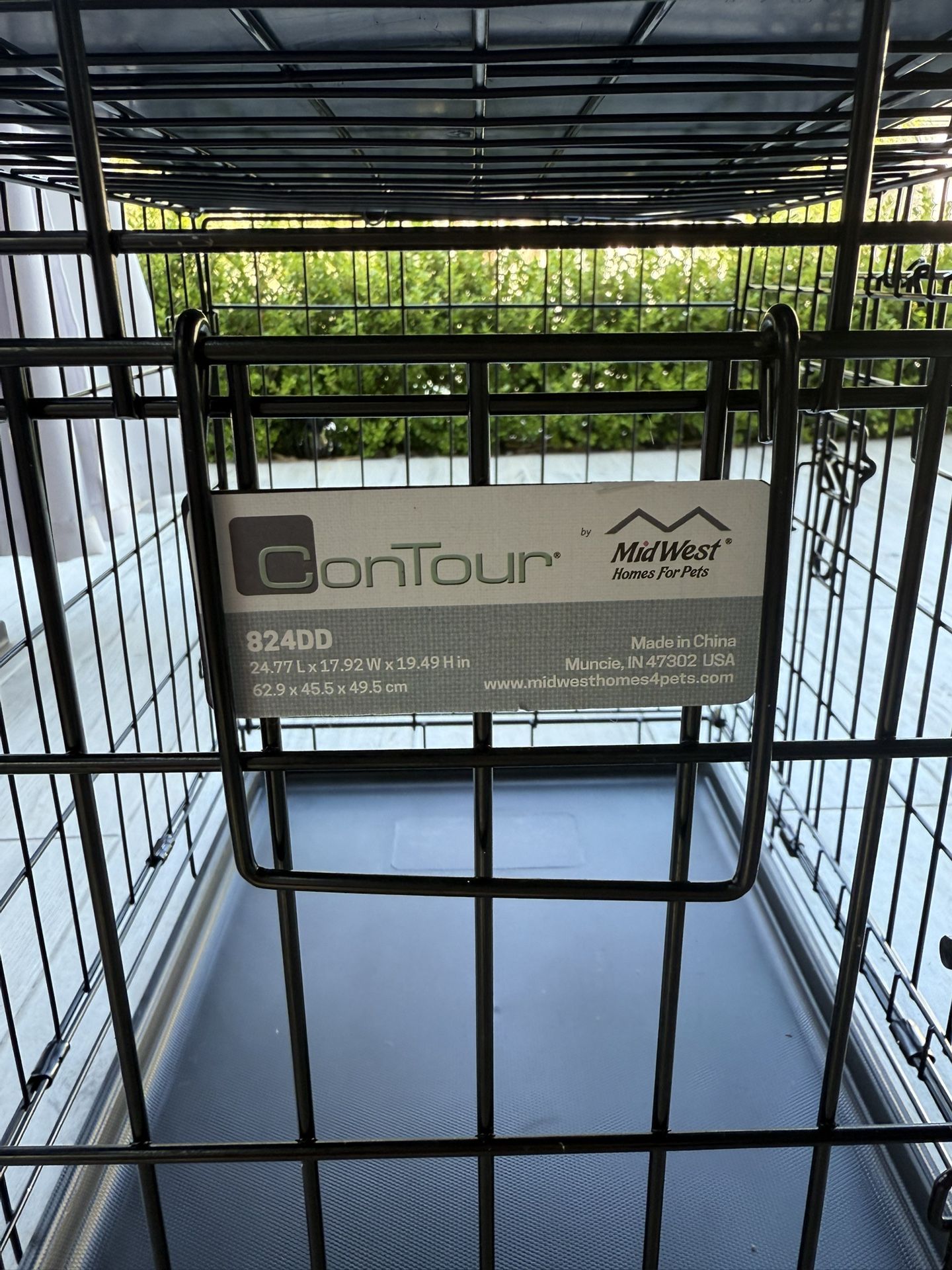 Small Contour Dog Crate