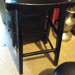 2 Stools 