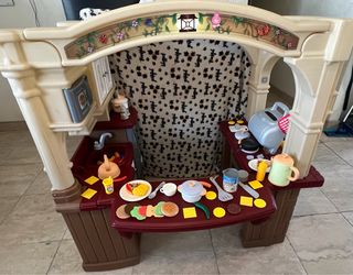 Step 2 large play kitchen
