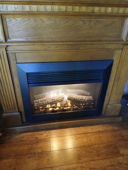 Elec fire place n mantle