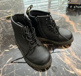 Doc Martens Unisex Toddler Size 8