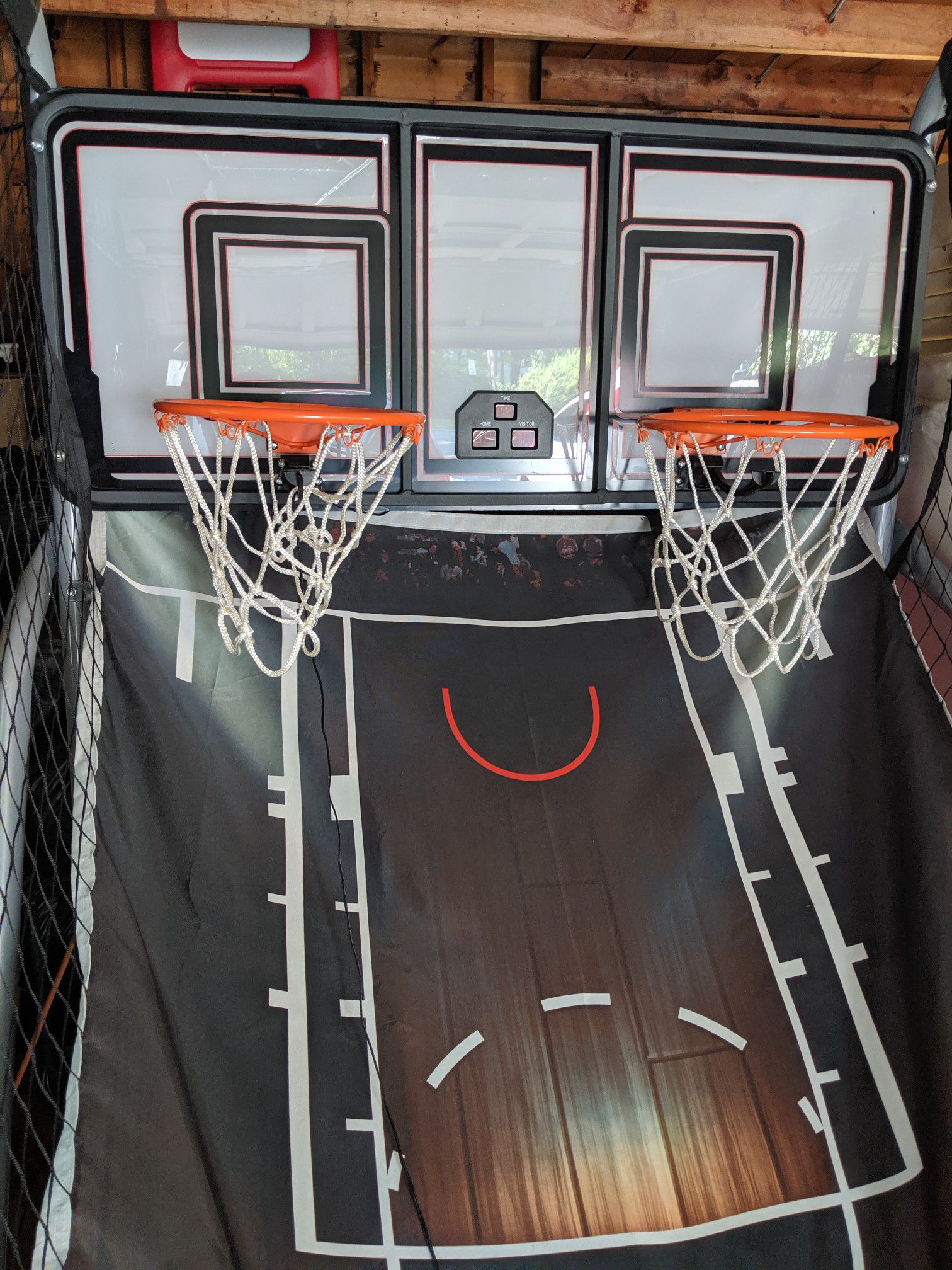 Basketball hoop game