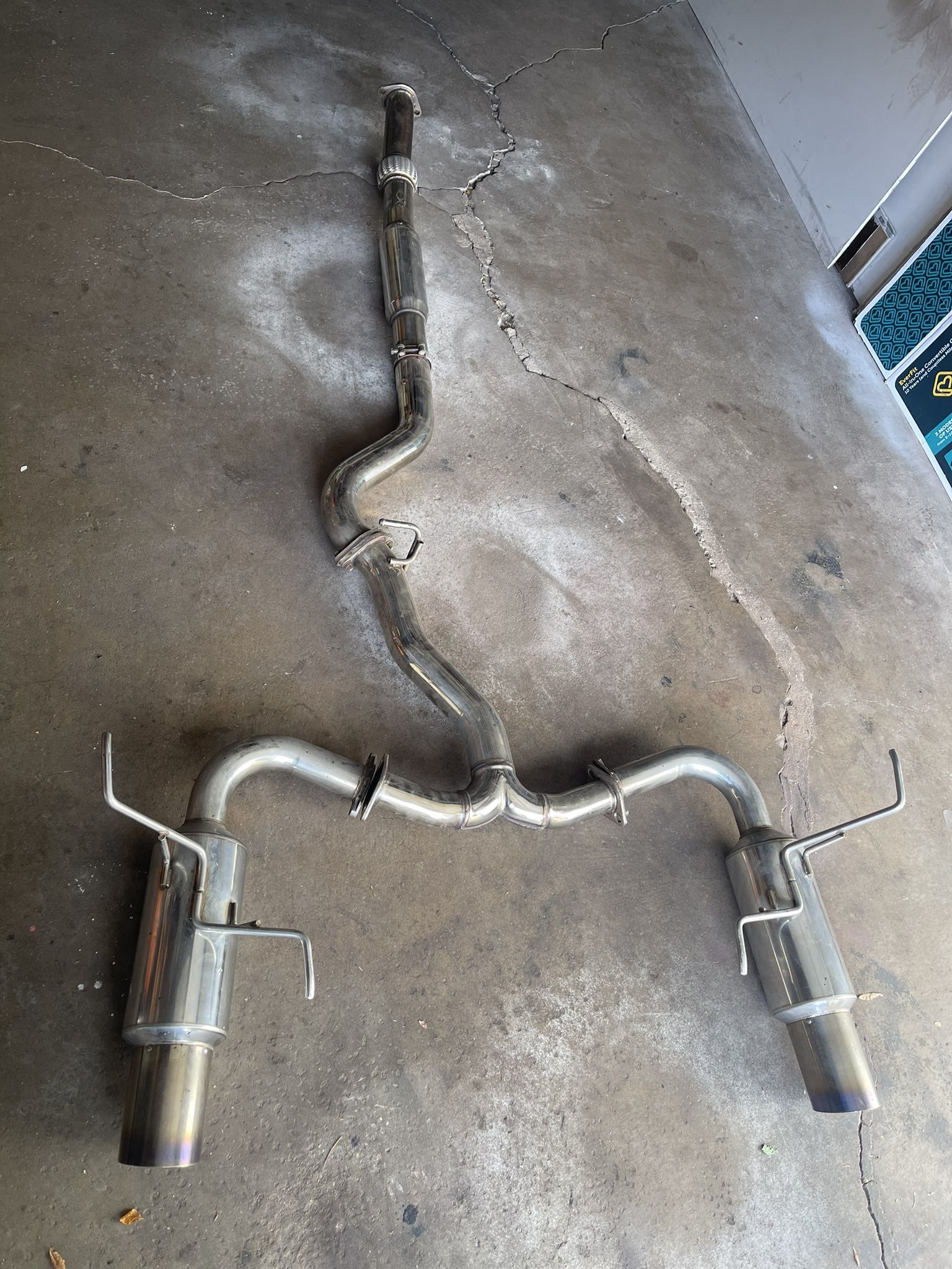 Invidia Dual N1 Burnt Tips Catback Exhaust 