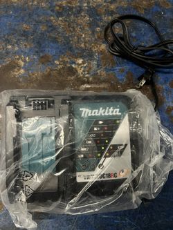 Makita Charger