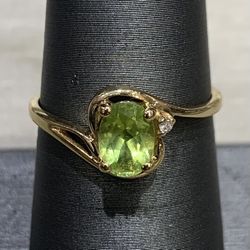 14K Yellow Gold Peridot And Diamond Ring