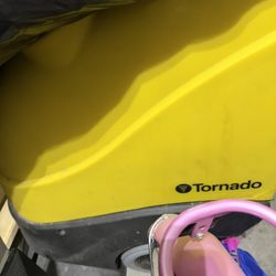 Tornado Marathon self-contained carpet extractor