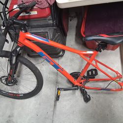 2021 GT aggressor comp bicycle medium missing rear wheel