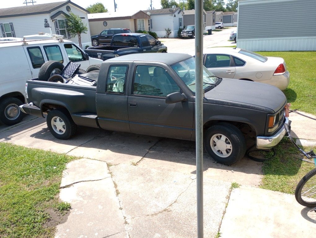 Chevy Silverado Año 97 .V6 Estándar