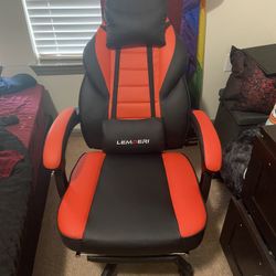 🪑 Selling LEMBERI Gaming Chair 