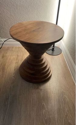 Pretty Home Decoration Real wood table