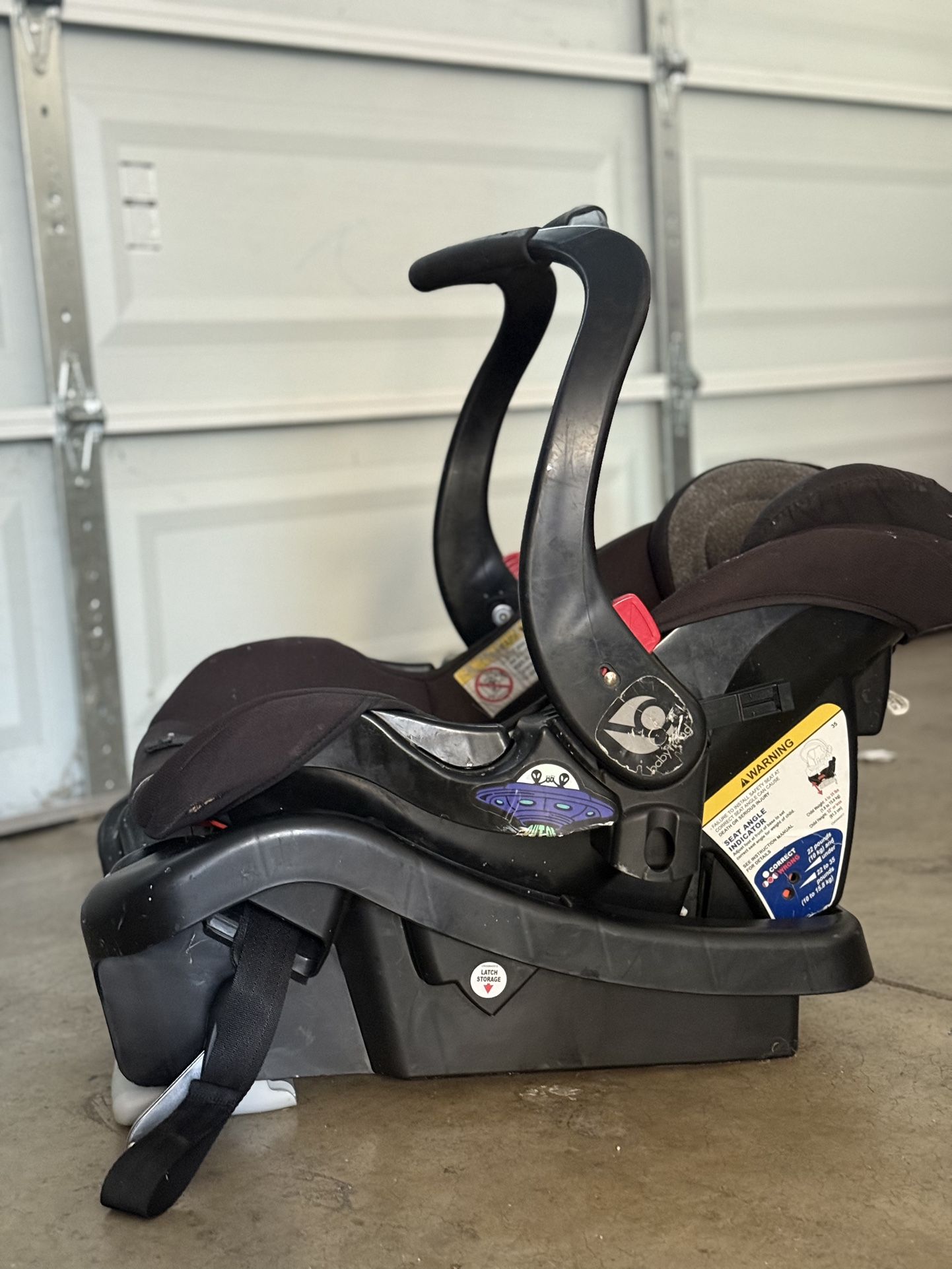 Baby trend Car seat And Base