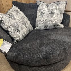 Extra Large Cozy Swivel Chair!