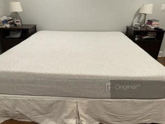 Like New Cal King  Memory Foam Mattress   