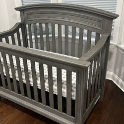 TODDLER ‘S CRIB