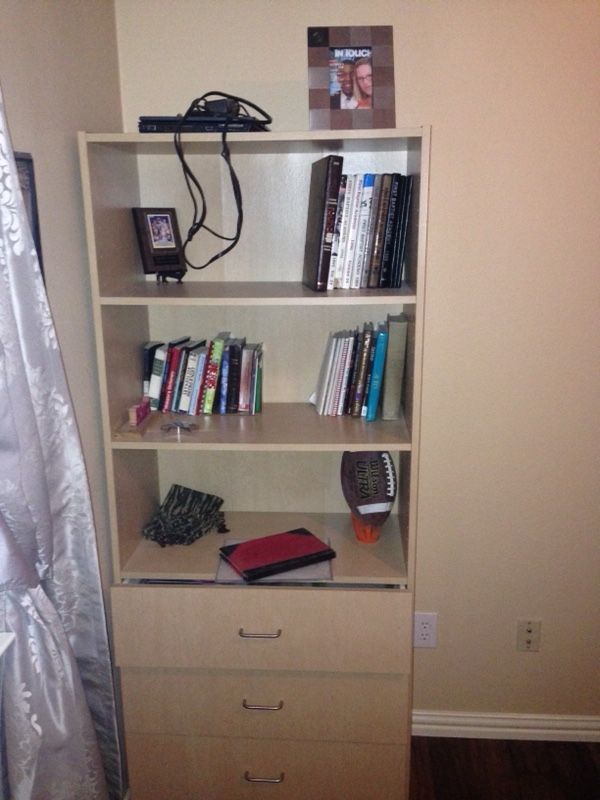Medium sized Book shelf