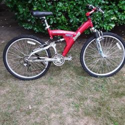 Jeep Wrangler, aluminum mountain bike