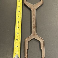 CHICAGO SPECIALTY MFG CO NO. 250 ~ MALLEABLE IRON 3-IN-1 SPUD WRENCH