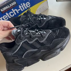 Boys Adidas Sneakers 