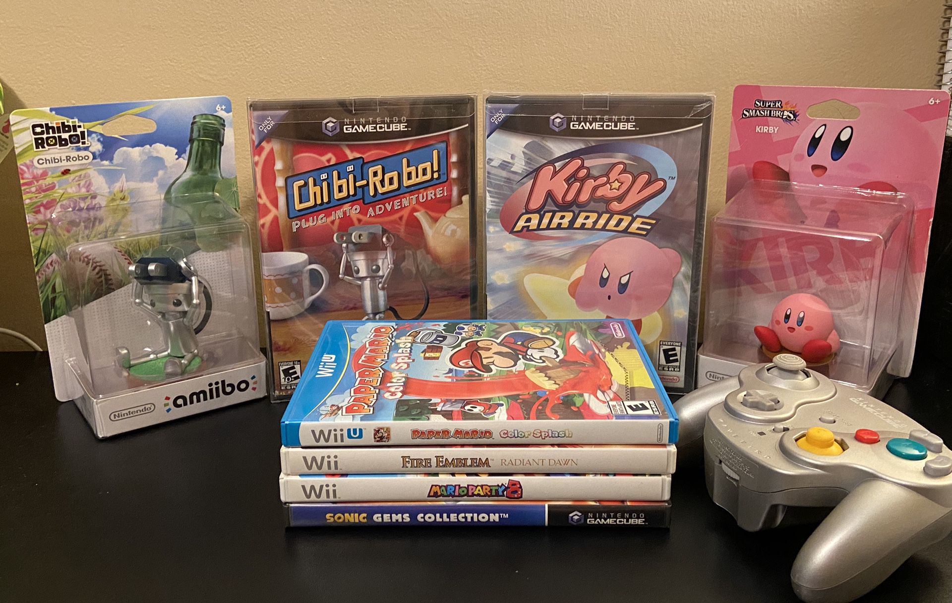 Assorted Nintendo items: GameCube Wii, 3ds, Wii U