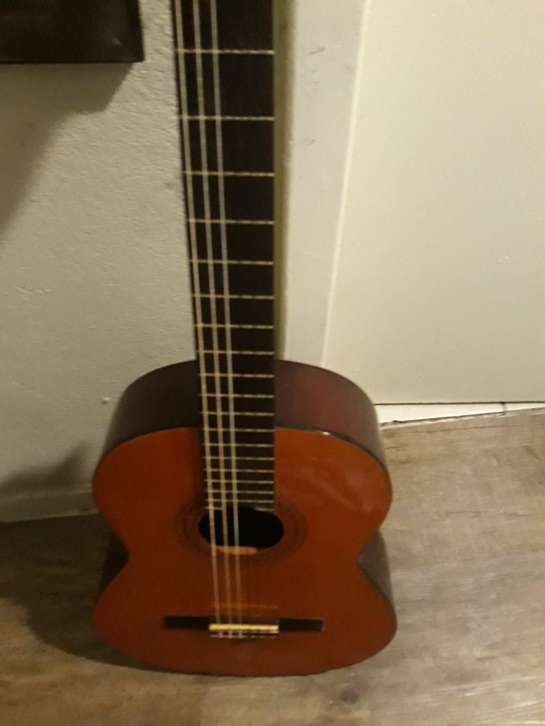 Ventura model v-1534 accoustic guitar classical