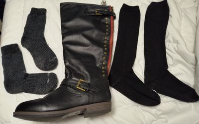 Woman's Riding Boots. Like new. Size 11 M.