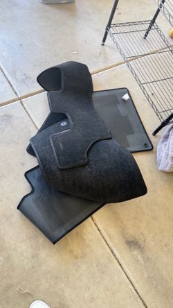2023 Kia Sorento Floor mats