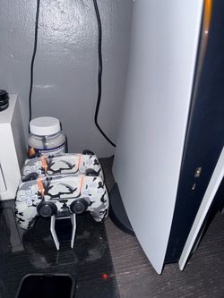 PS5 With Ps5 Stand + Two Controllers + Charging Dock + LAN Cable