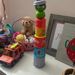 Oscar The Grouch Stacking Toy 