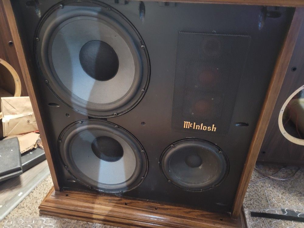 Rare Vintage McIntosh Speakers With Eq