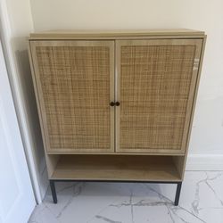 Entry Table with Storage