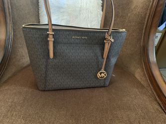 Micheal Kors bag
