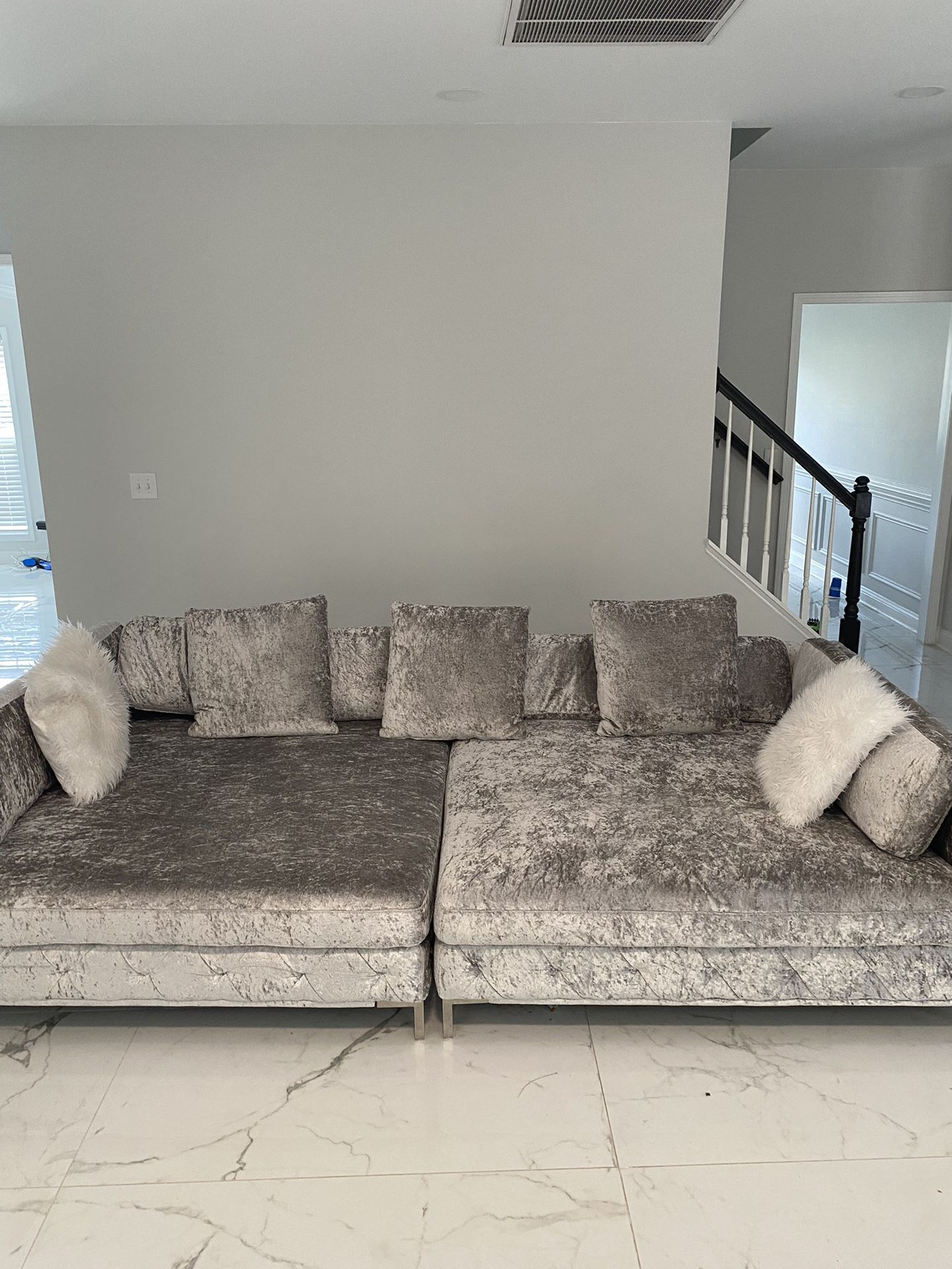 Stunning Modern Gray Couch – Excellent Condition