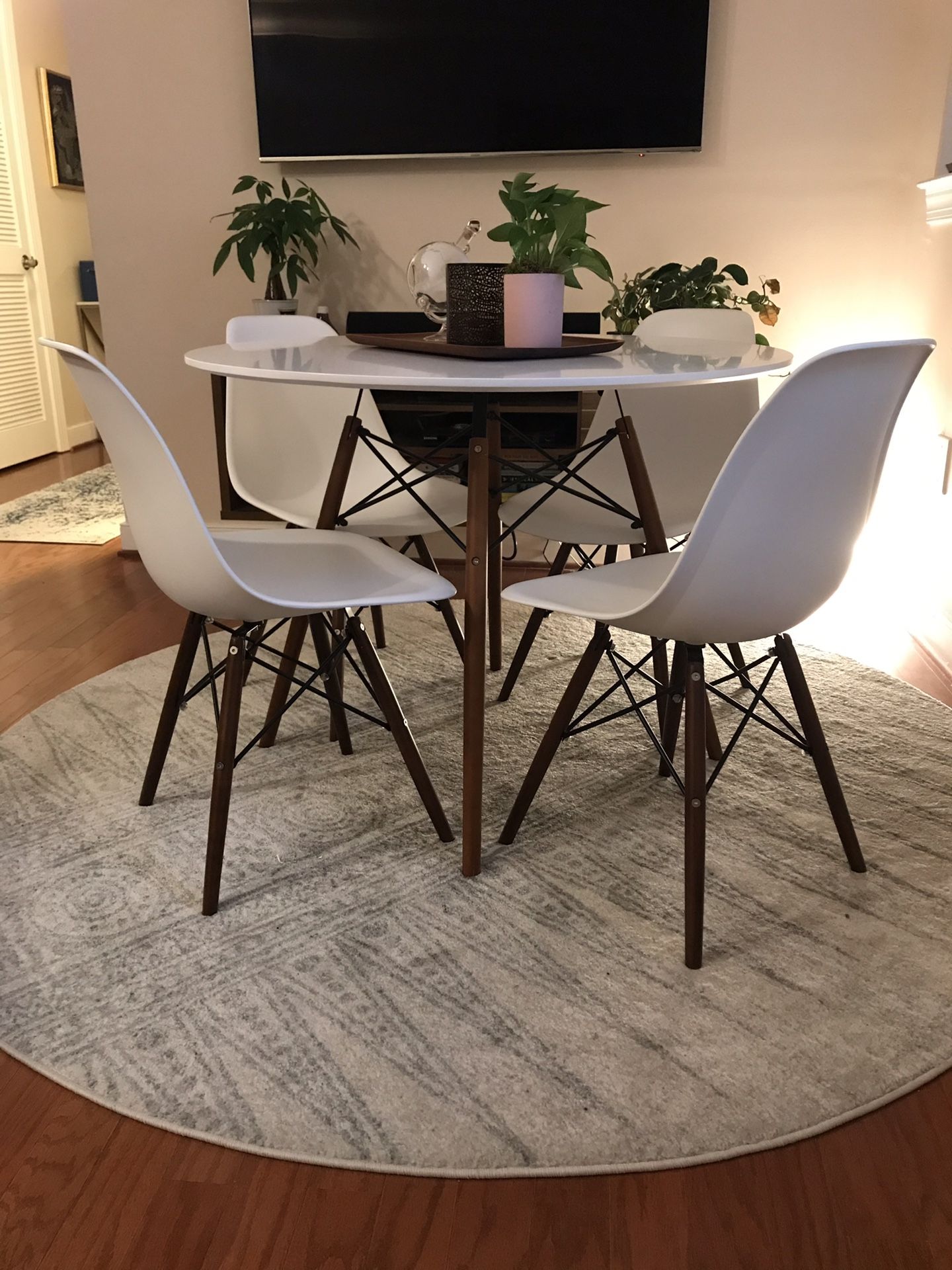 Mid century modern table & chairs