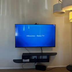 55 Inch Hisense Roku Smart TV