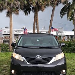 2012 Toyota Sienna