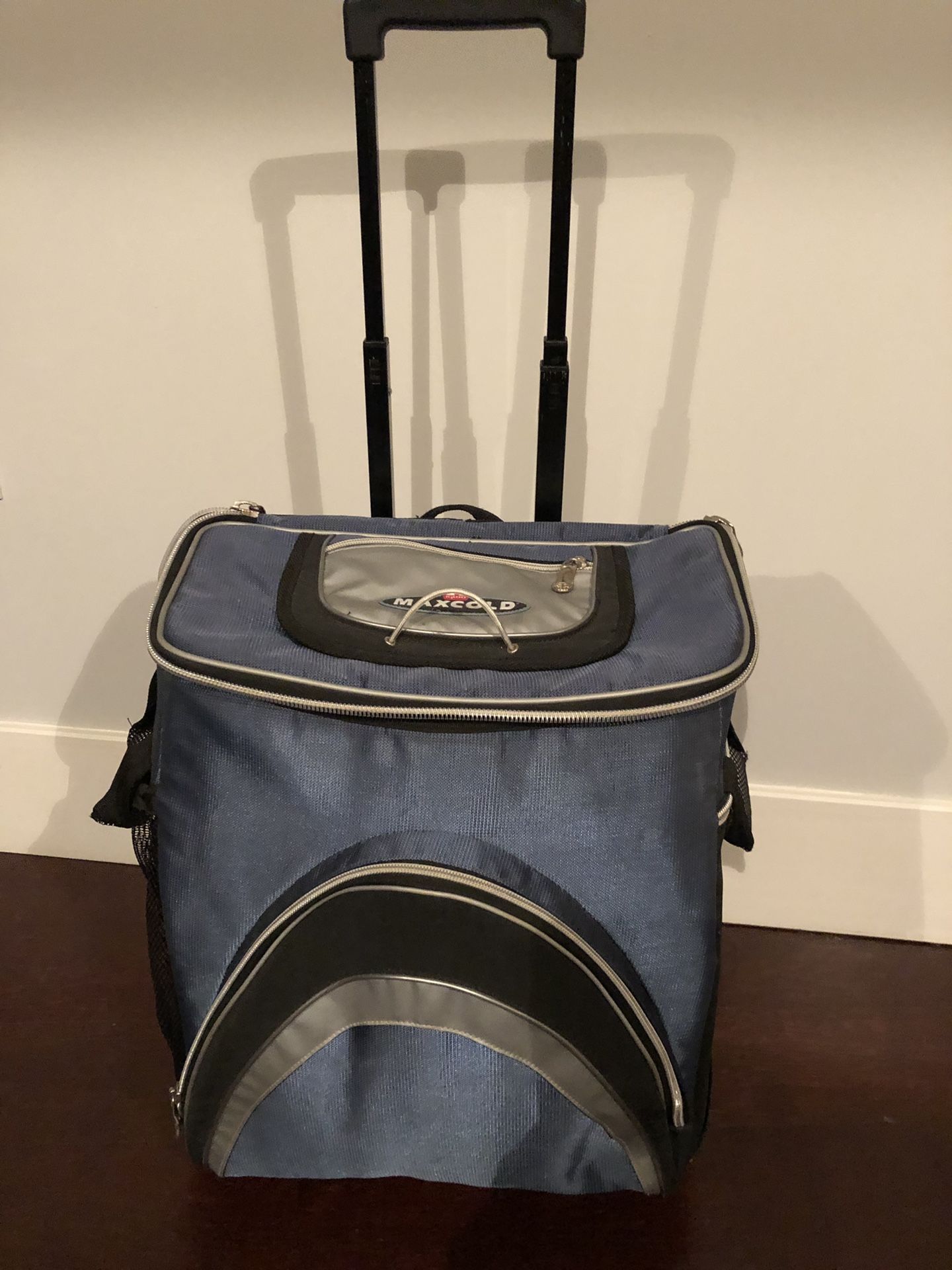 Igloo Rolling Cooler Bag