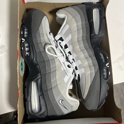 Nike Air Max 95 Black White Ash Grey Size 11