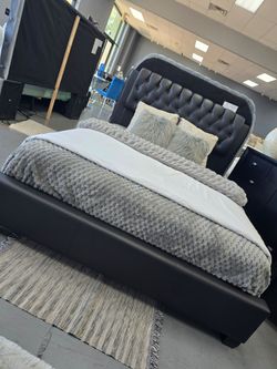 ✨️ King, Cal King, Queen Bed Frame ✨️ Furniture Sectionals, Bedrooms, Dining Avail