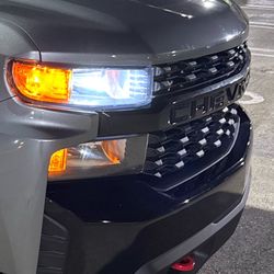 19-21 Chevy Silverado OEM Headlights 