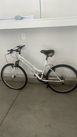 Roadmaster Granitepeak Schwinn bike