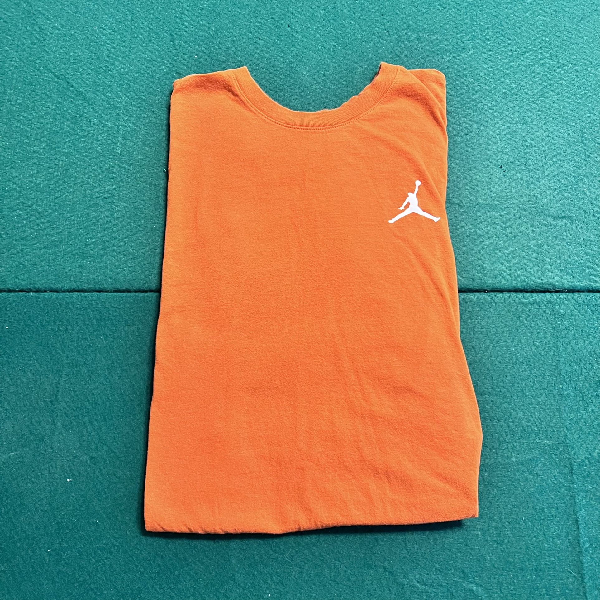 Mens Jordan Shirt. Size Medium 