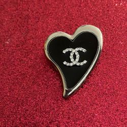 CC BROOCH 